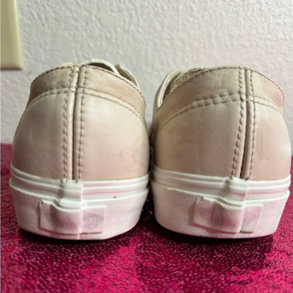 VANS 🌟 Authentic Gore Studs Leather Low Top (Size 8.5 Men’s, Size 10 Women’s)
